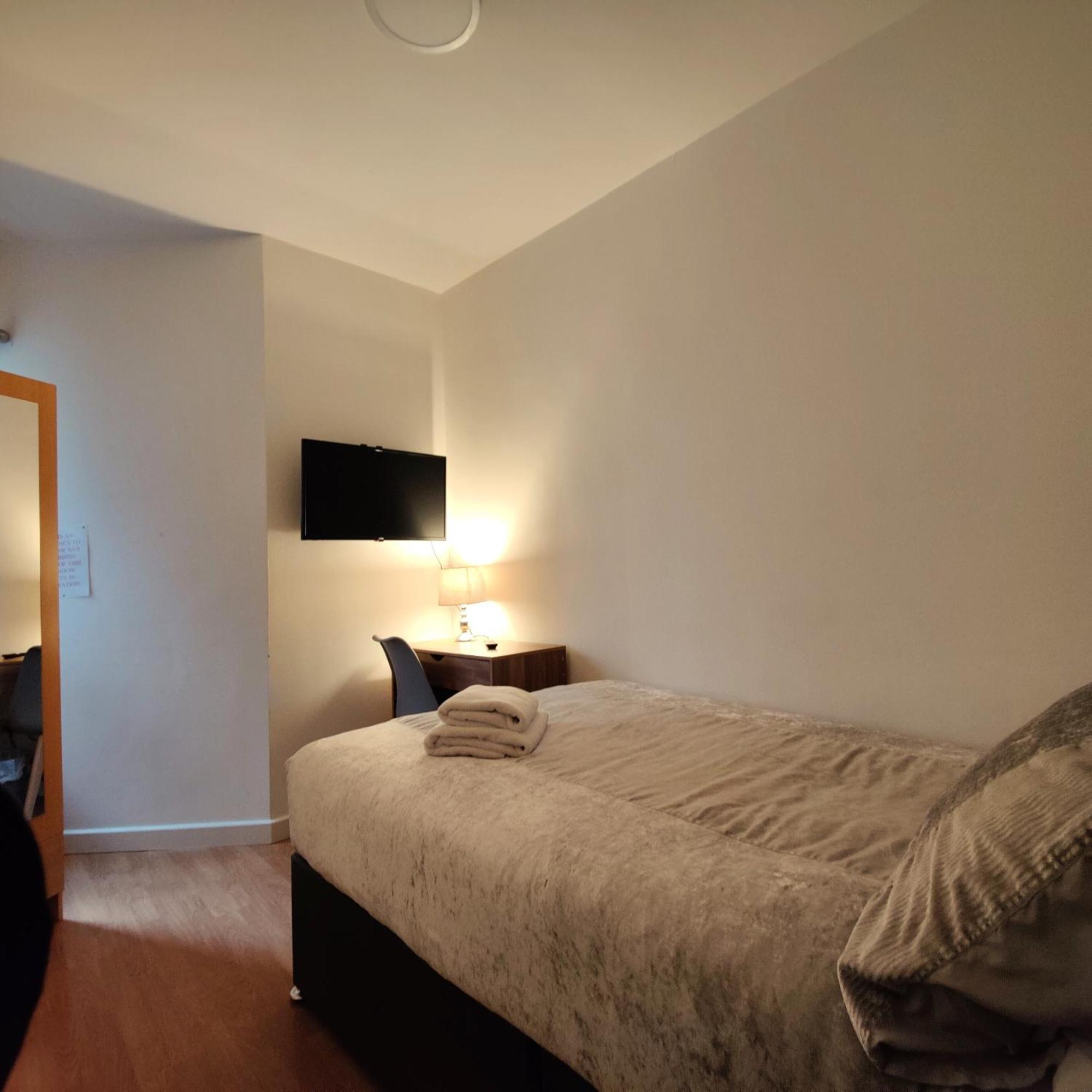 Liverpool City Centre Private Rooms Including Smart Tvs - With Shared Bathroom Zewnętrze zdjęcie